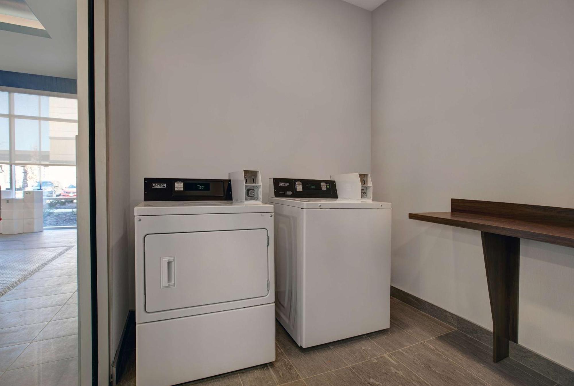 Hampton Inn & Suites By Hilton Waterloo St. Jacobs Экстерьер фото