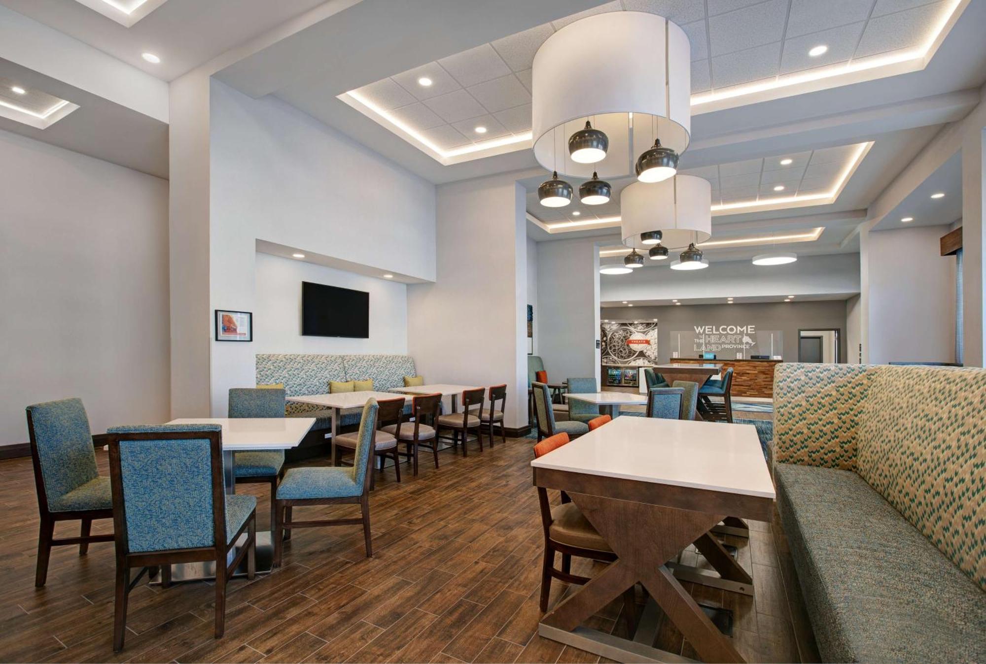 Hampton Inn & Suites By Hilton Waterloo St. Jacobs Экстерьер фото