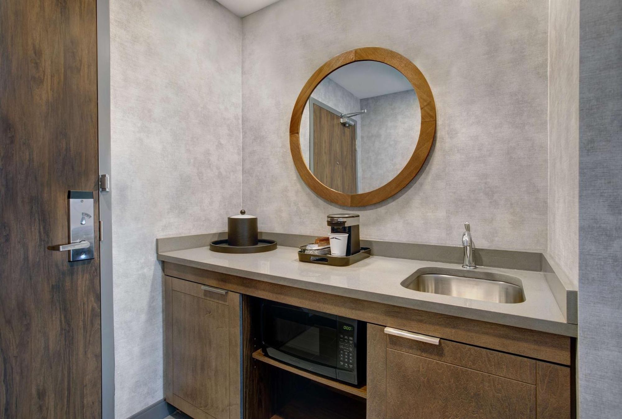 Hampton Inn & Suites By Hilton Waterloo St. Jacobs Экстерьер фото
